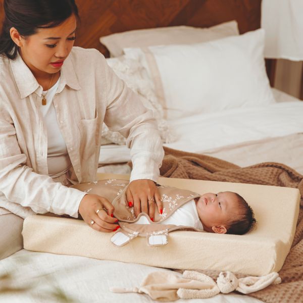 Meyco Aankleedkussenhoes Uni - 2 Stuks - Sand  Meyco Aankleedkussenhoes Uni - 2 Stuks - Sand