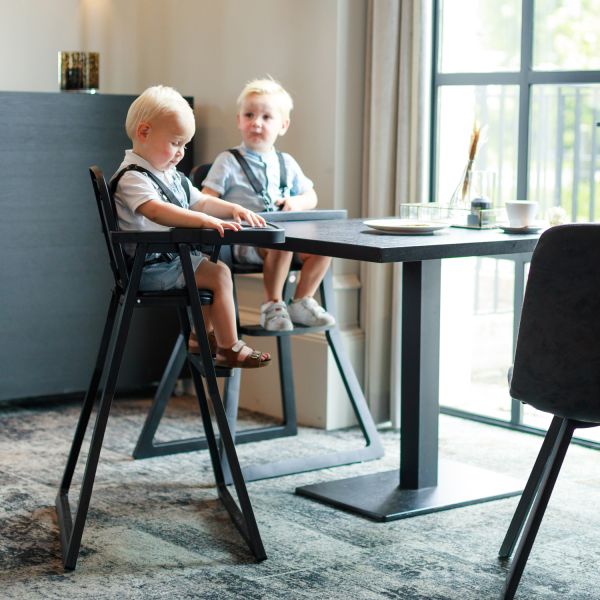 Puck Plain Kinderstoel Met Kussen Zwart